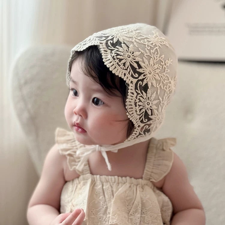 Lace Bonnet
